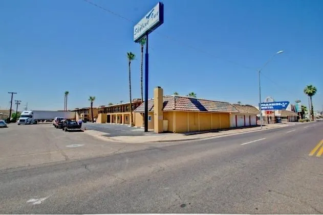 Payless Motel *